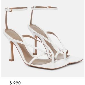 Gorgeous white Bottega Veneta square toe stretch sandals SOLD OUT 🔥